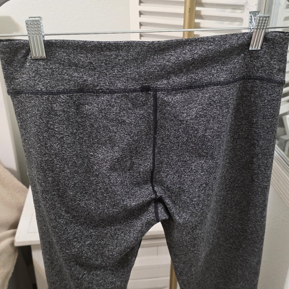 Rare Orangetheory Fitness Leggings - Picture 5 of 11